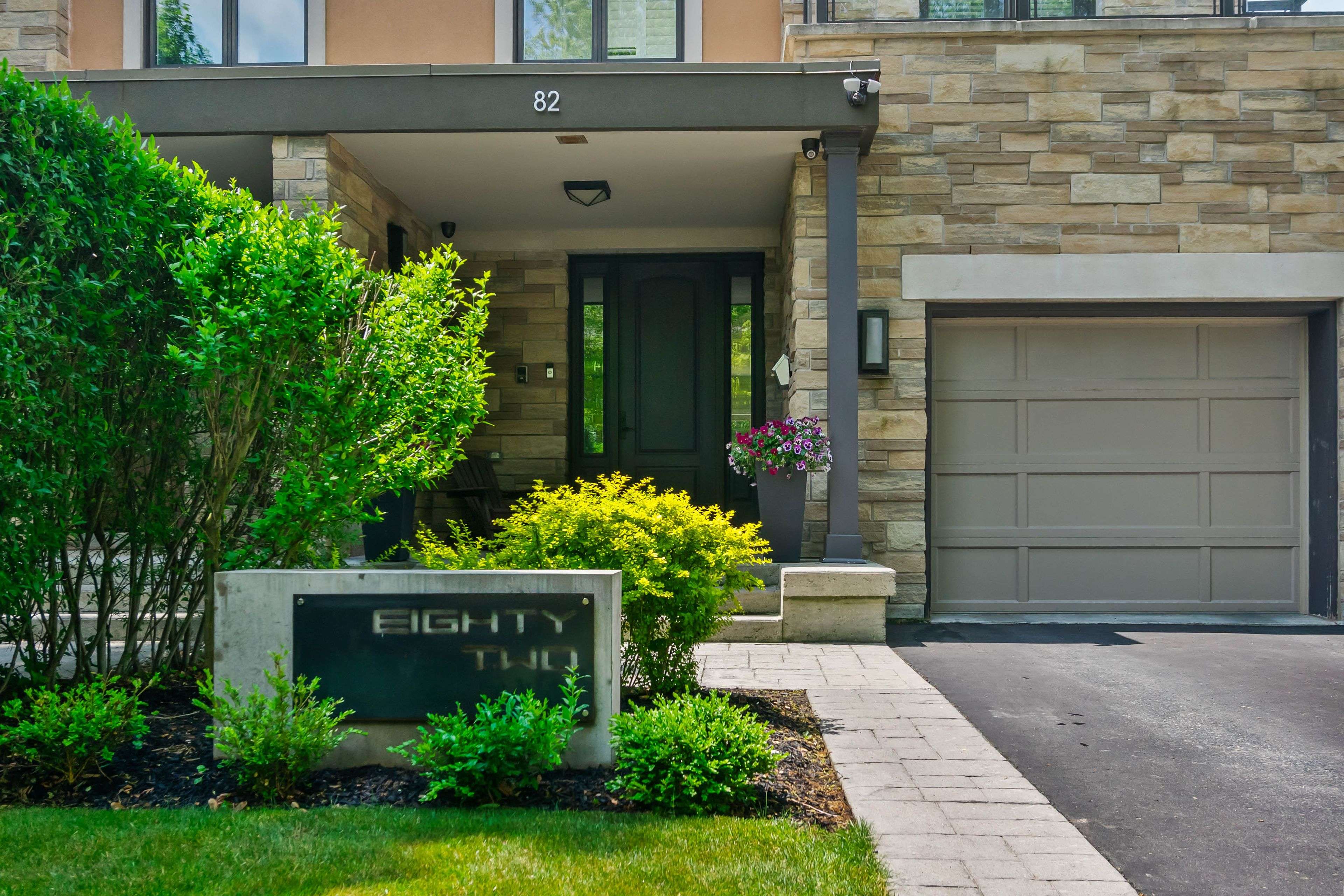 Oakville, ON L6K 2Z6,82 Brant ST