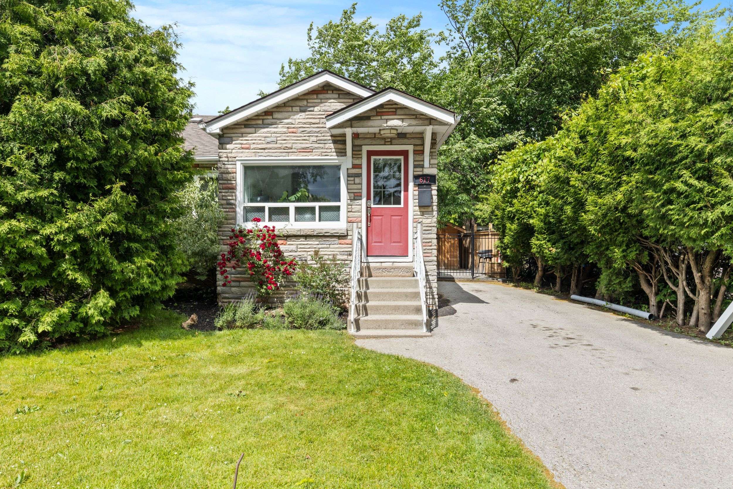 Burlington, ON L7S 1P1,617 Clark AVE