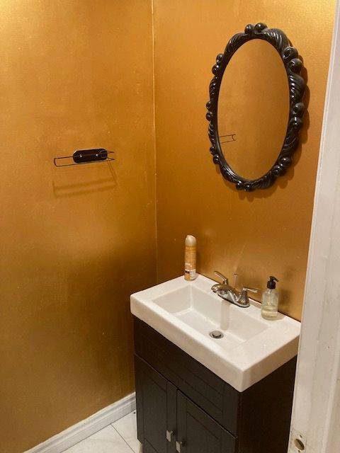 Owen Sound, ON N4K 2H8,1071 2nd AVE E