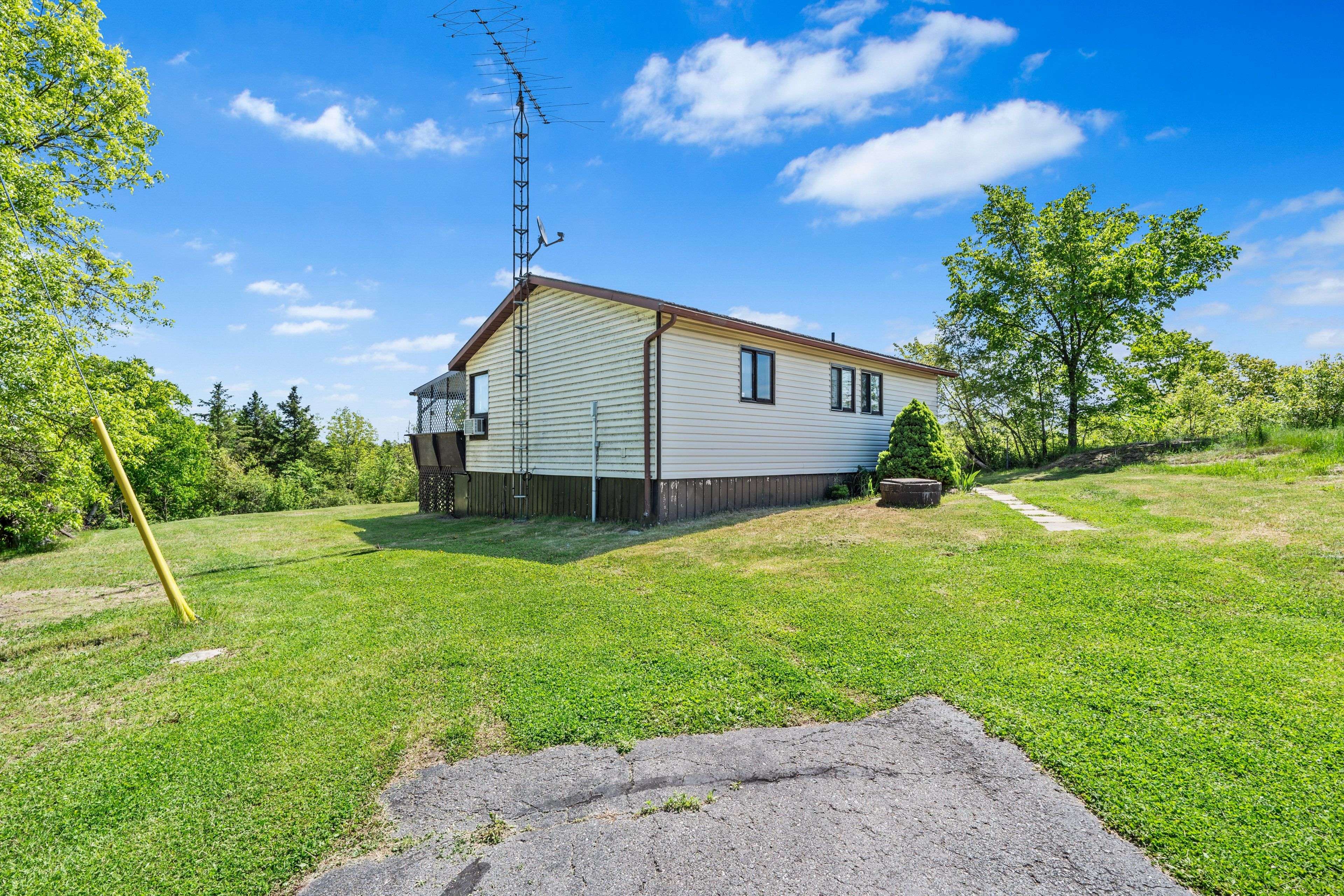 Frontenac, ON K0H 2V0,1944A-1944B FISH CREEK RD