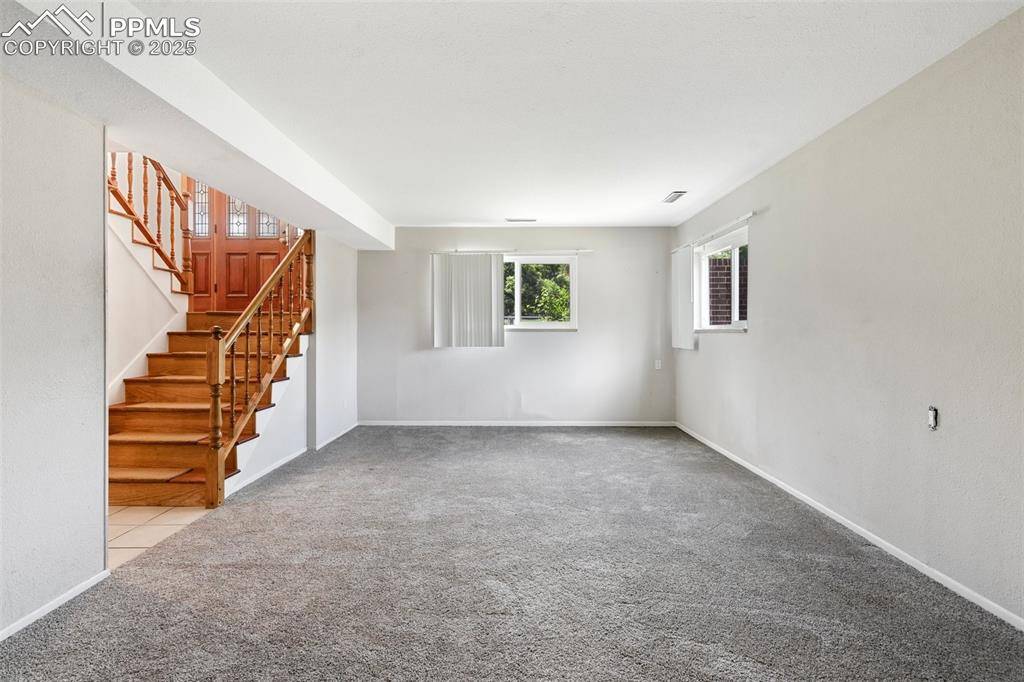 Colorado Springs, CO 80905,915 Skyway BLVD