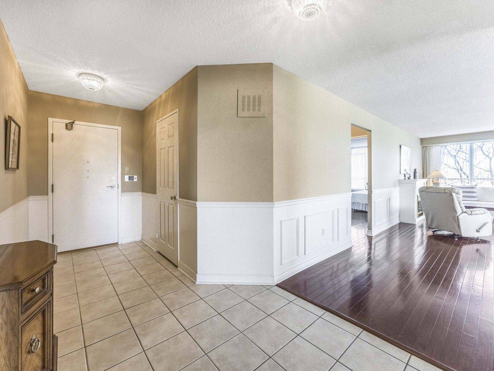 Markham, ON L3R 8H5,55 Austin DR #312