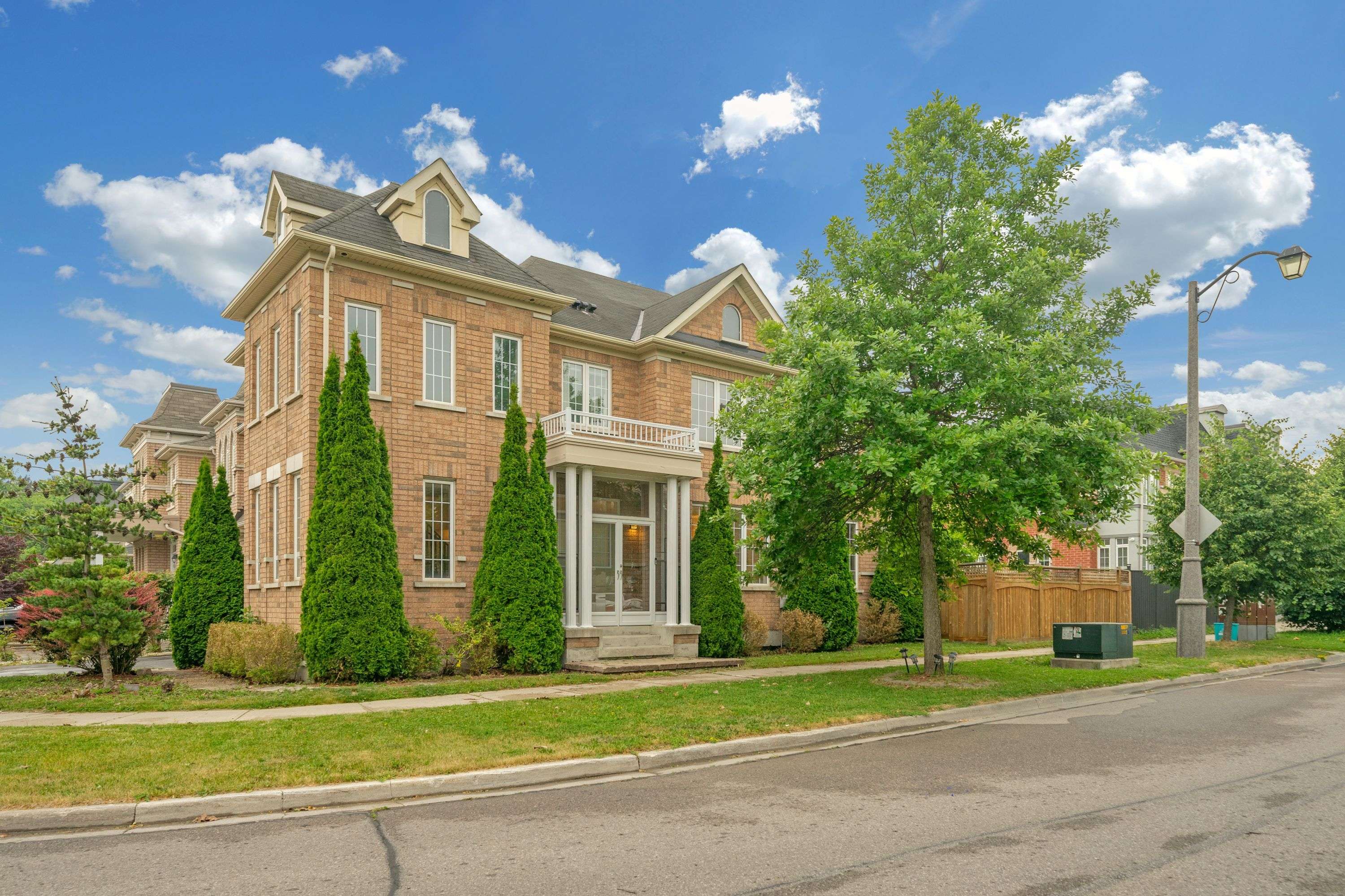 Markham, ON L6B 0J2,49 Stonechurch CRES