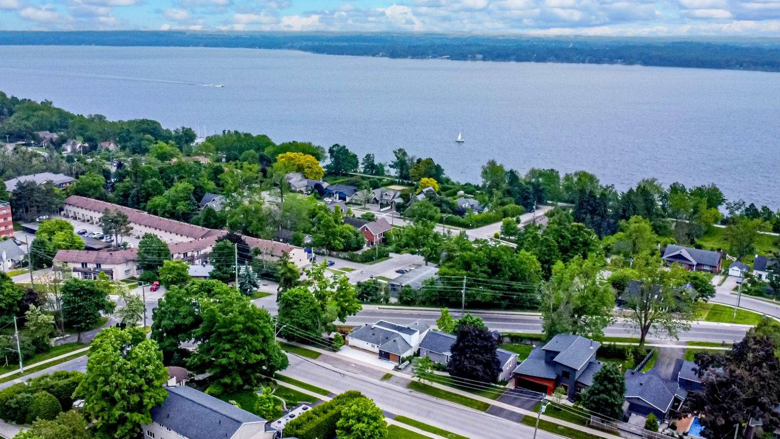 Barrie, ON L4M 1S9,425 Codrington ST