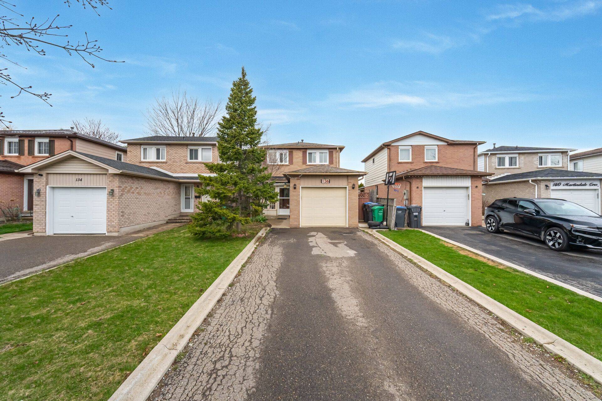 Brampton, ON L6X 2V2,136 Martindale CRES