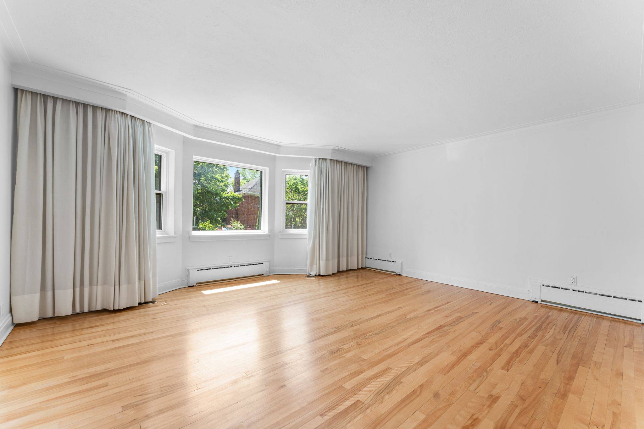 Lower Town - Sandy Hill, ON K1N 6K9,379 Stewart ST #1