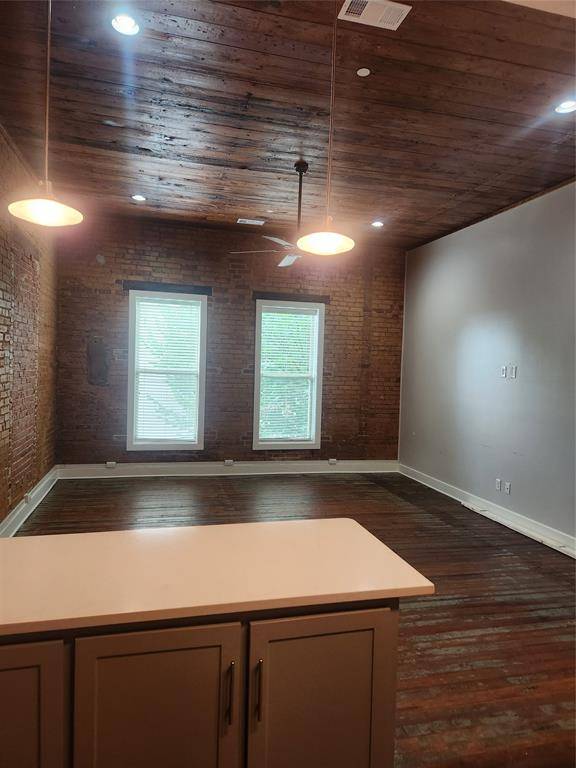 Ennis, TX 75119,200 W Knox Street #202