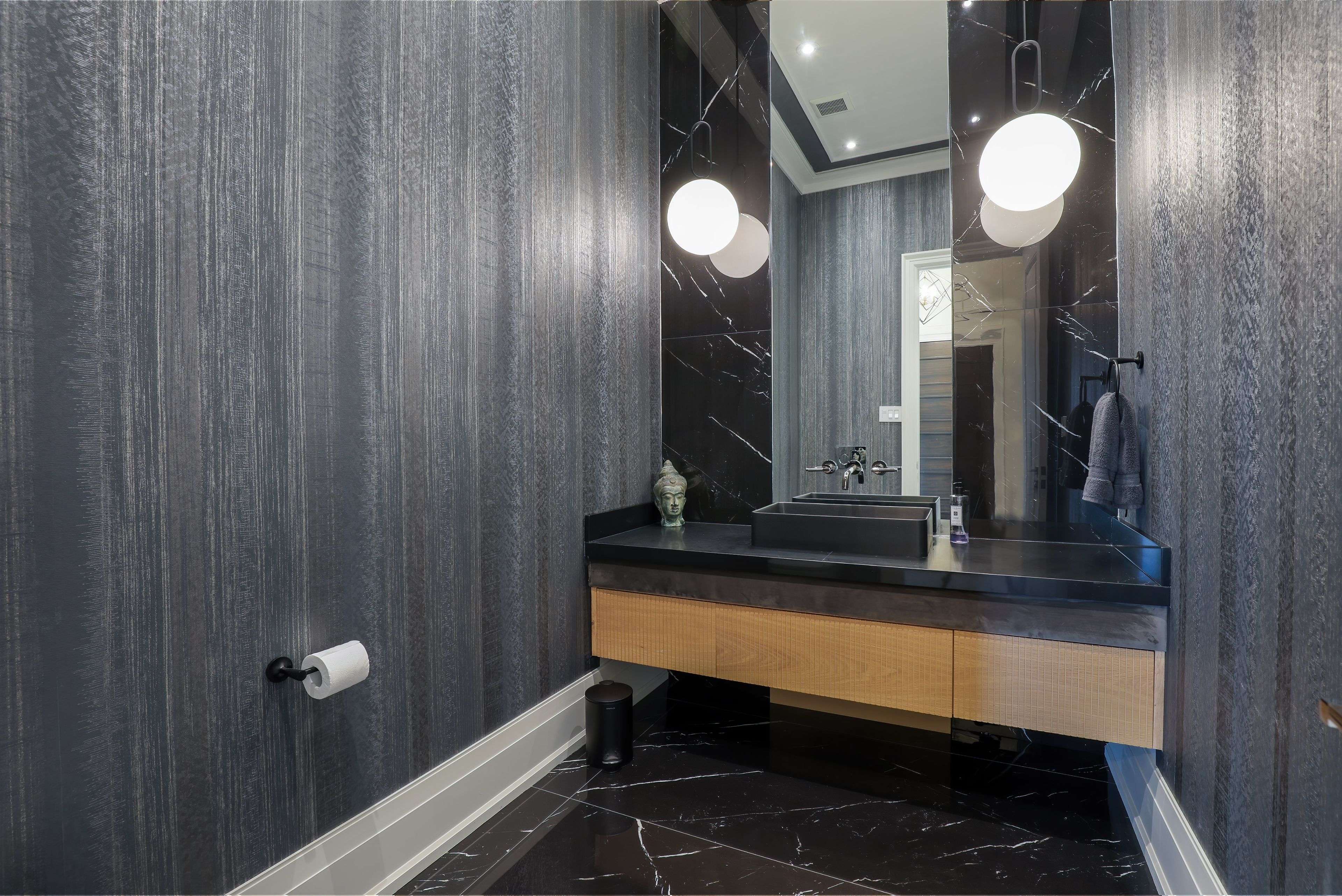 571 Broadway AVE, Toronto C11, ON M4G 2S2