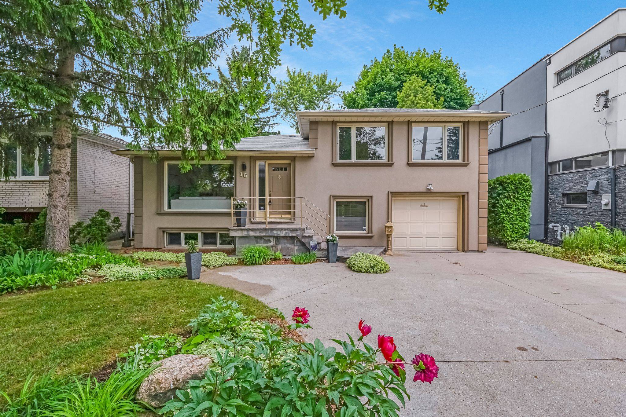 Toronto C14, ON M2M 2B8,16 Revcoe DR