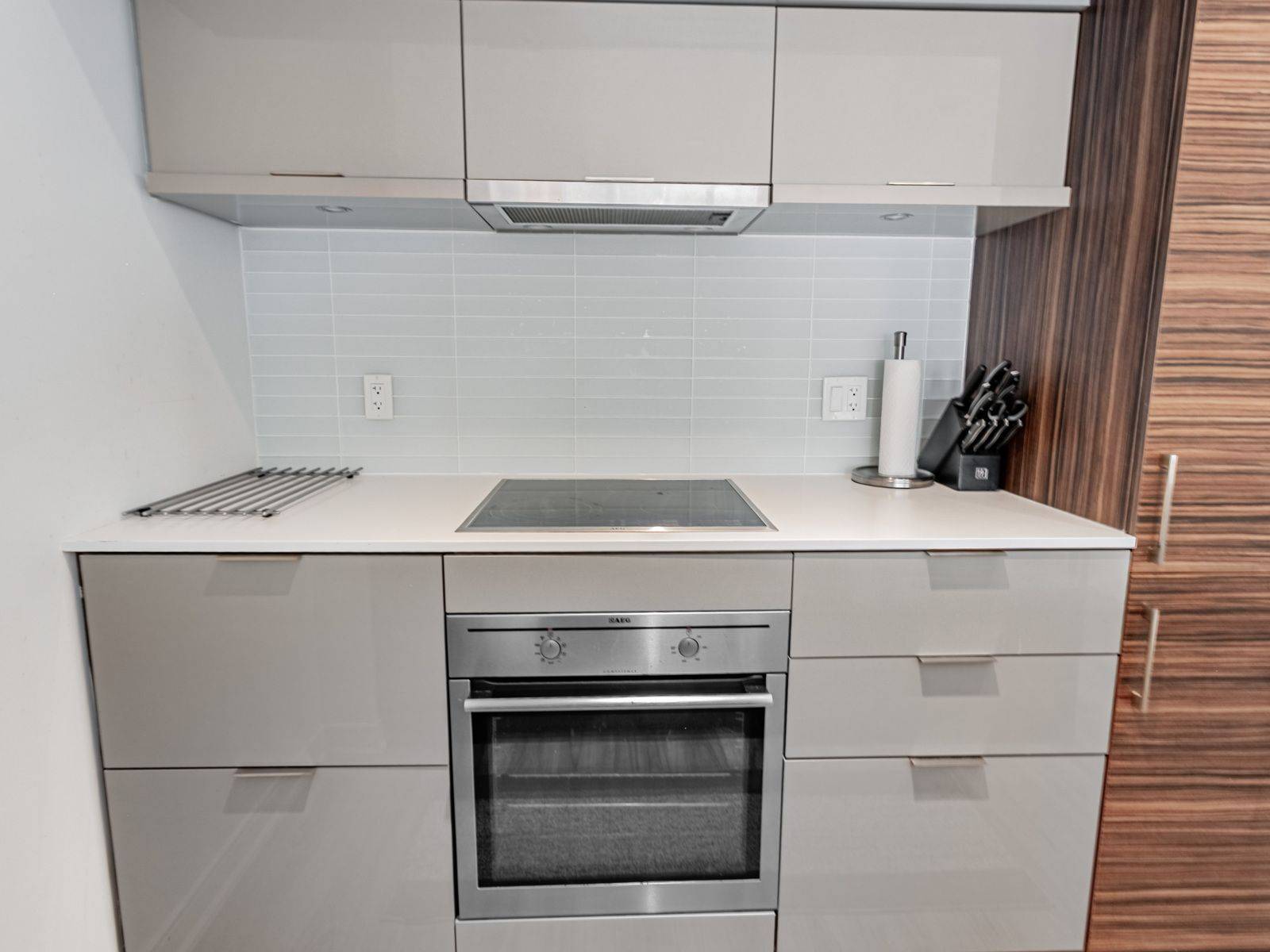 Toronto C08, ON M5E 0A9,88 Scott ST #813