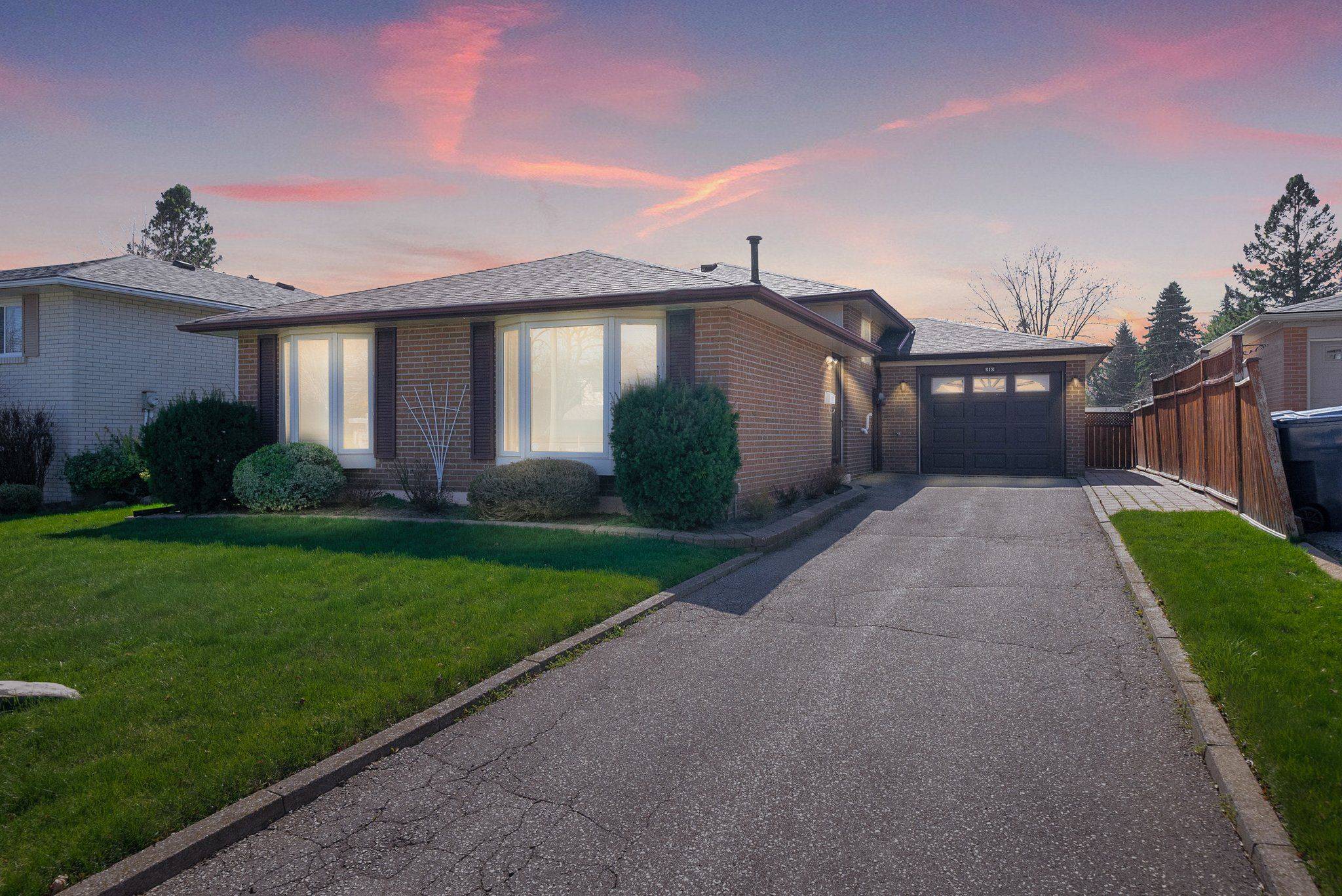 Toronto E10, ON M1C 2B6,6 Langevin CRES