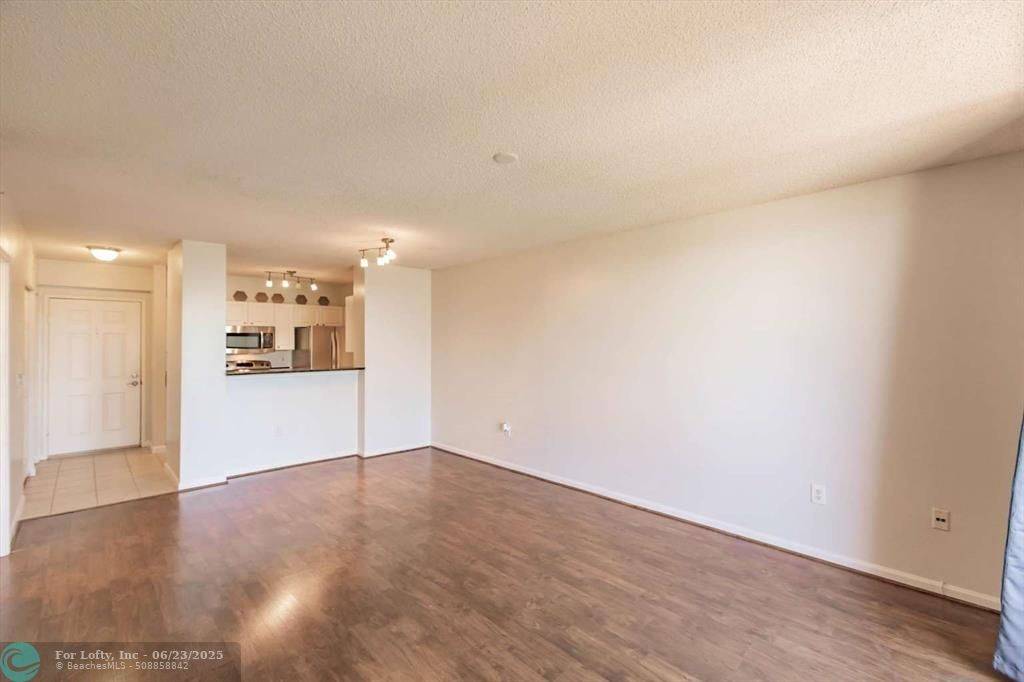West Palm Beach, FL 33401,651 Okeechobee Blvd #506