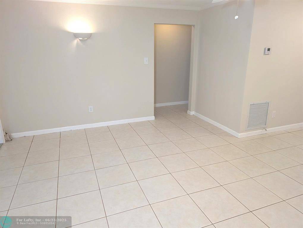 Fort Lauderdale, FL 33301,816 NE 4th St #2