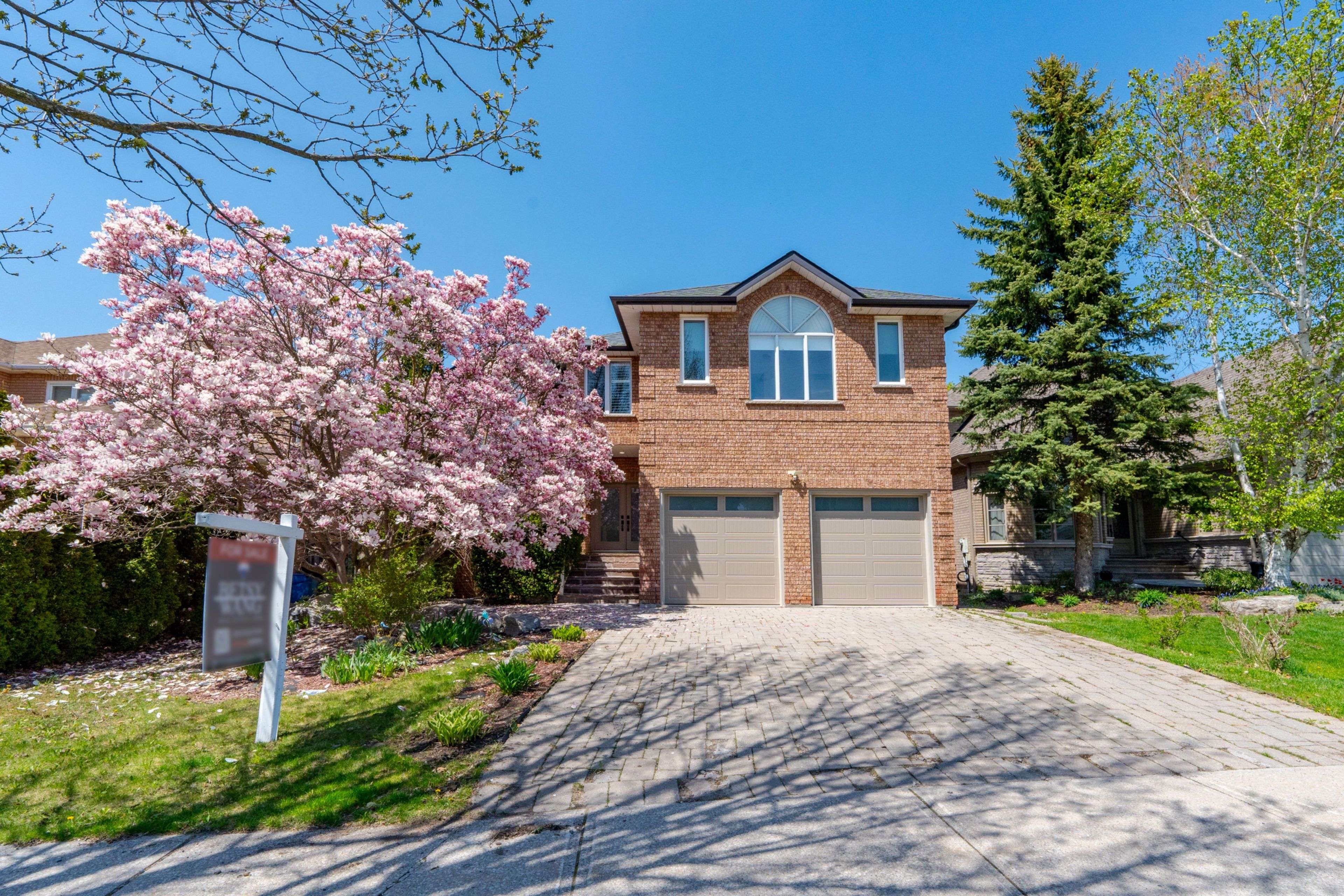 Richmond Hill, ON L4C 9Y3,122 Arten AVE