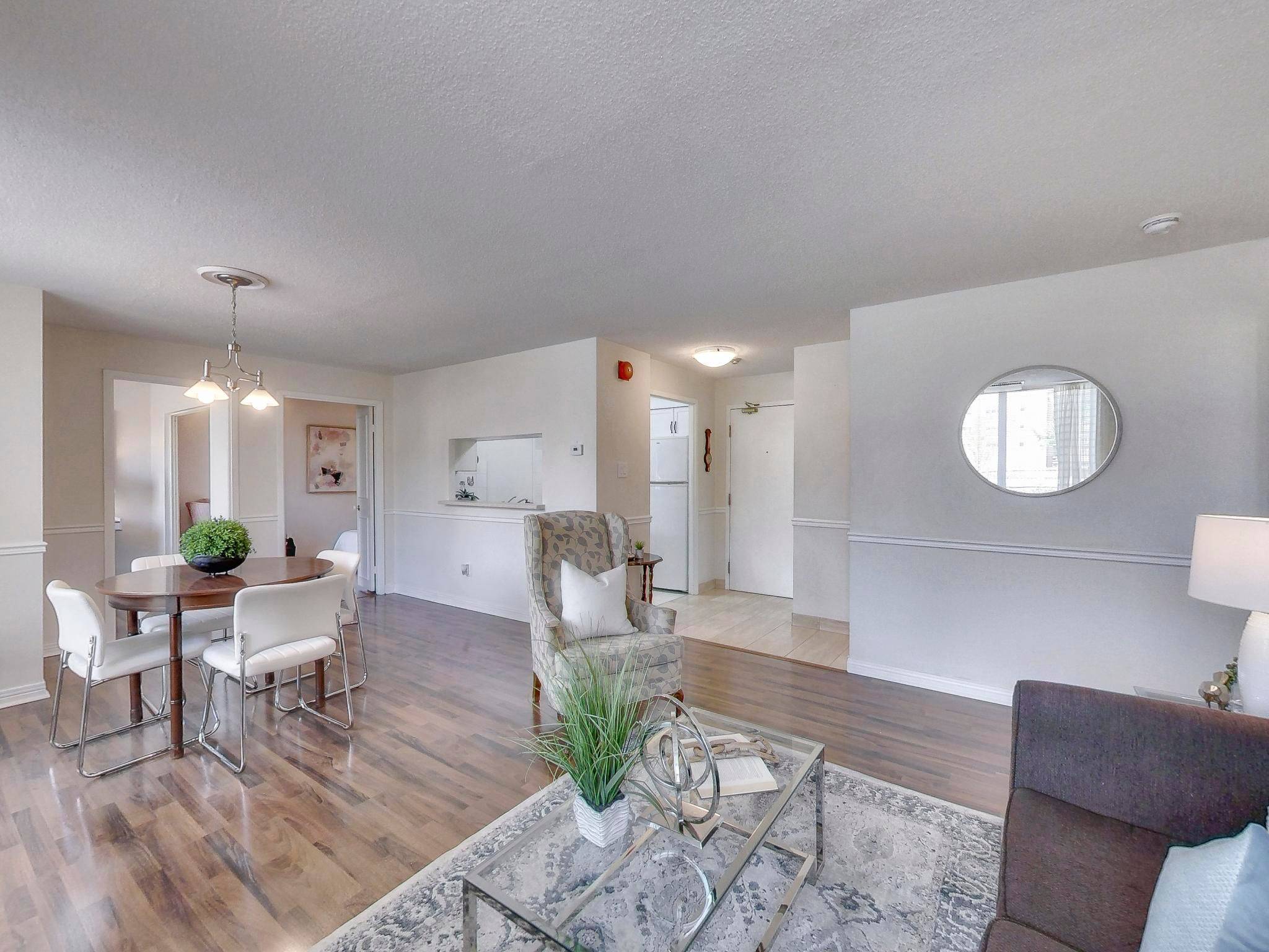 Markham, ON L3P 1N1,30 Wilson ST #101