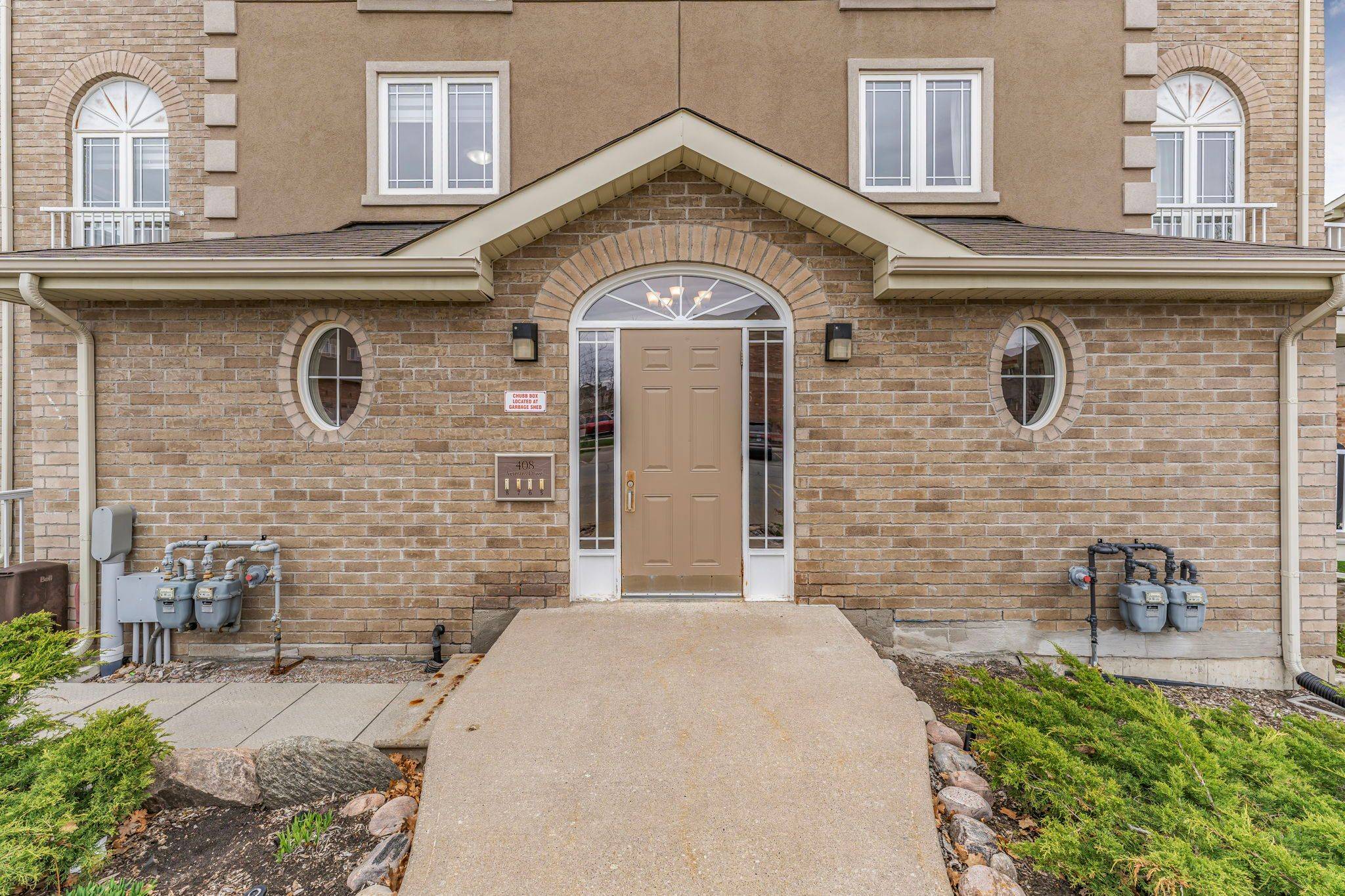 Barrie, ON L4N 9G9,408 Veterans DR #7