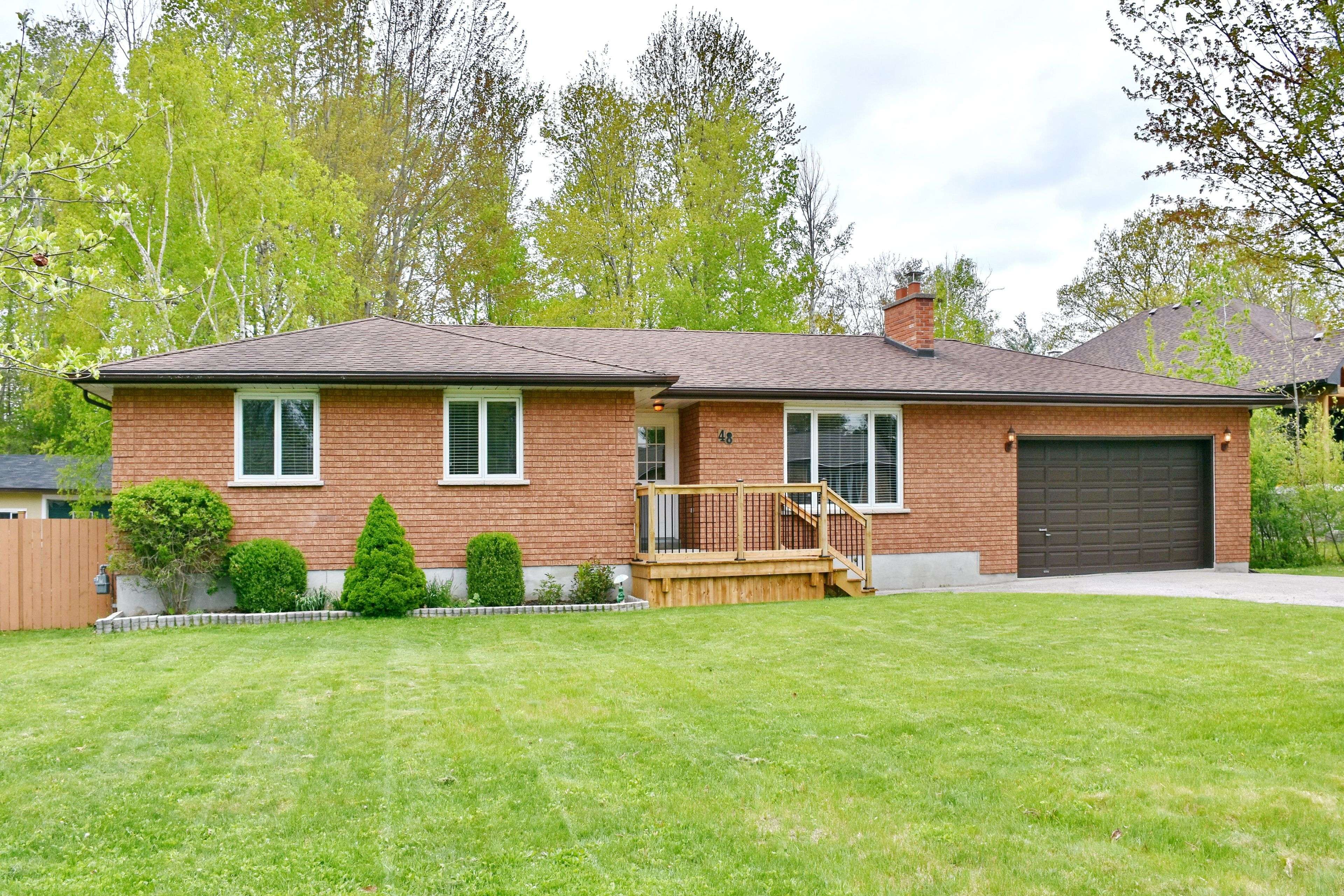 Wasaga Beach, ON L9Z 2W3,48 INDIANOLA CRES