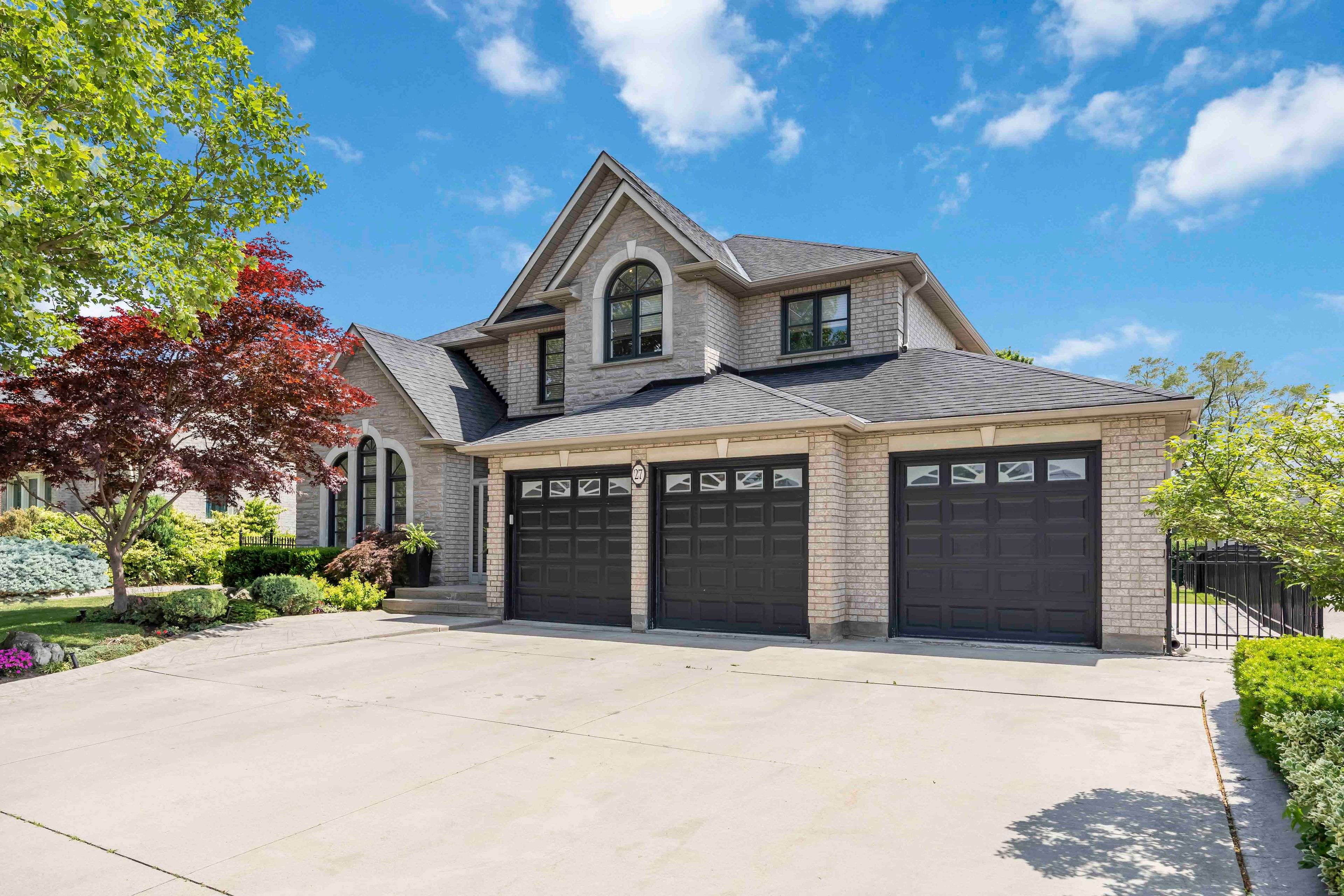 Toronto W05, ON M9M 1G6,27 Gaydon AVE