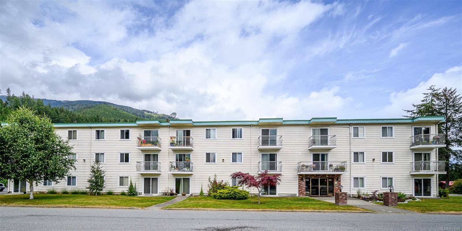 Sayward, BC V0P 1R0,611 MacMillan Dr #107
