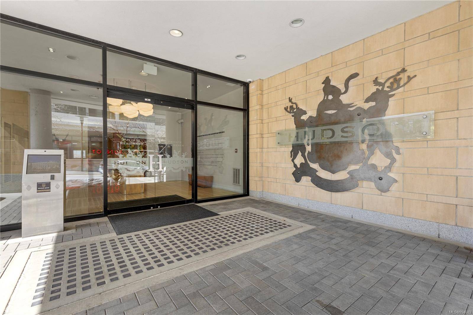 Victoria, BC V8W 0B8,770 Fisgard St #413
