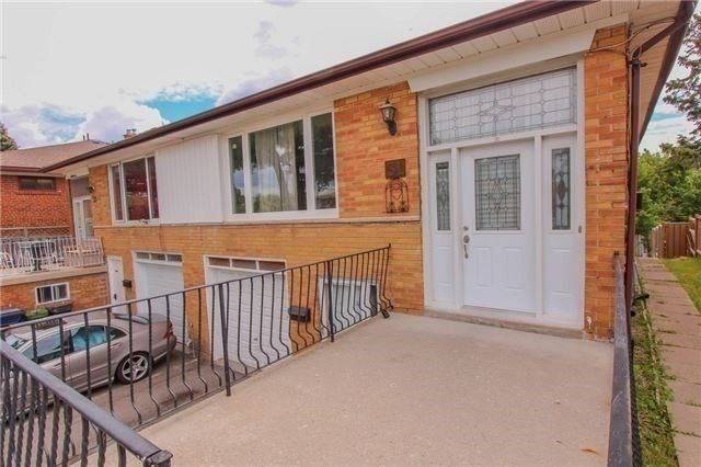 Toronto W10, ON M9V 1M8,31 LAKELAND DR S #BASEMENT