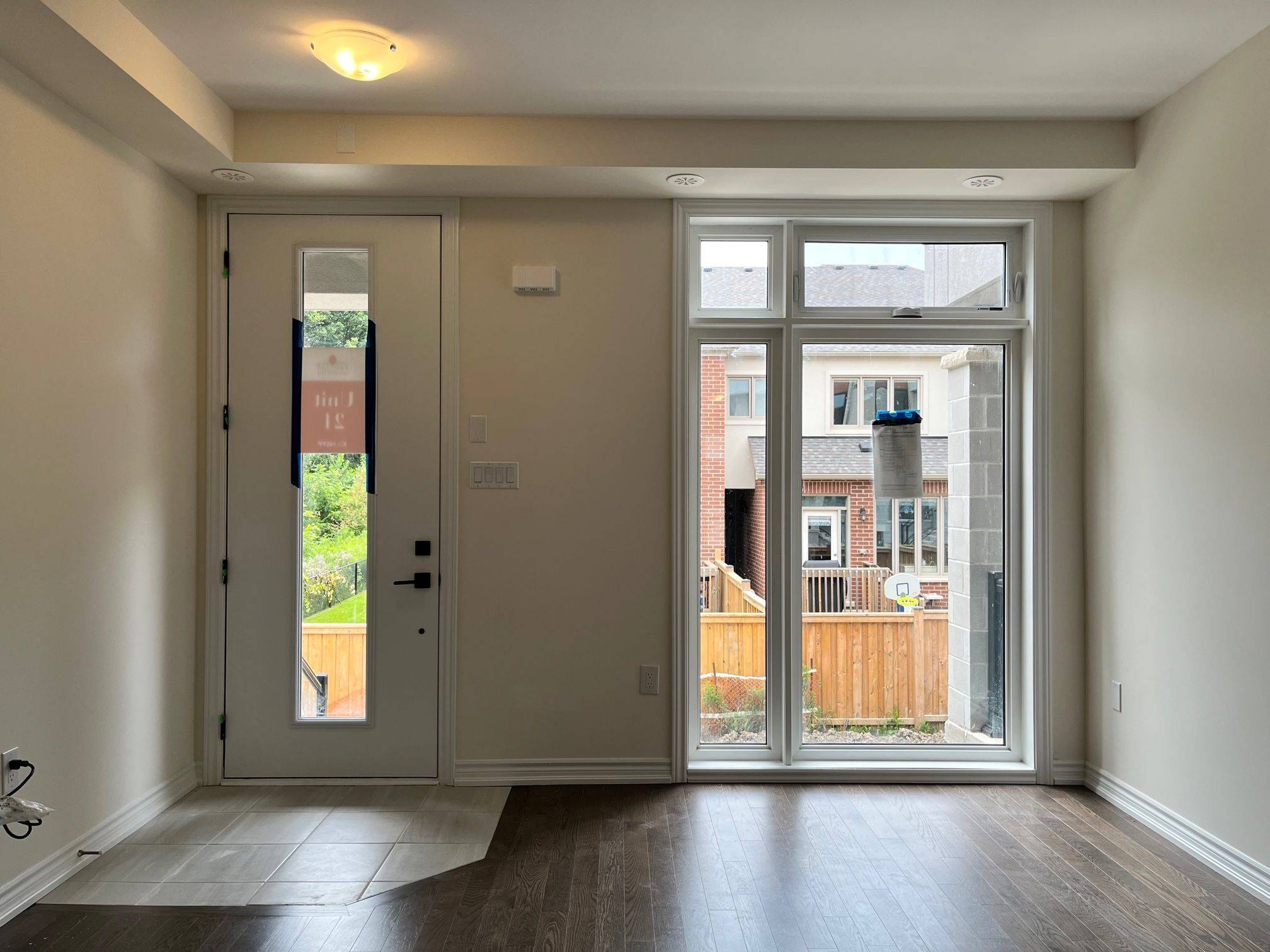 Brampton, ON L6Y 6G1,20 Knotsberry CIR #21