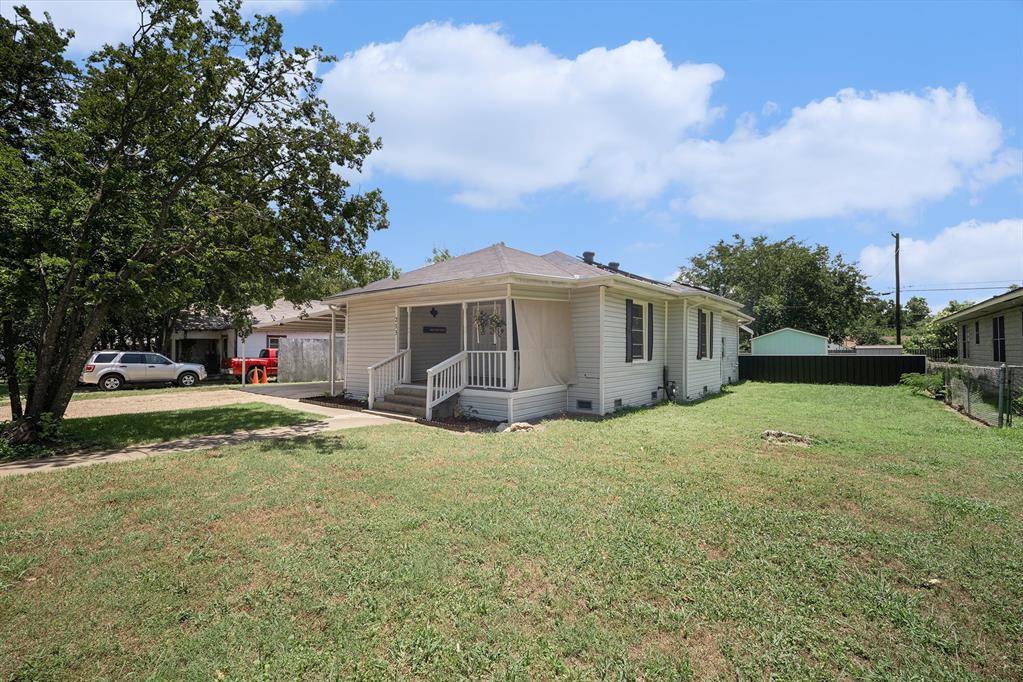 Cleburne, TX 76033,215 Poindexter Avenue