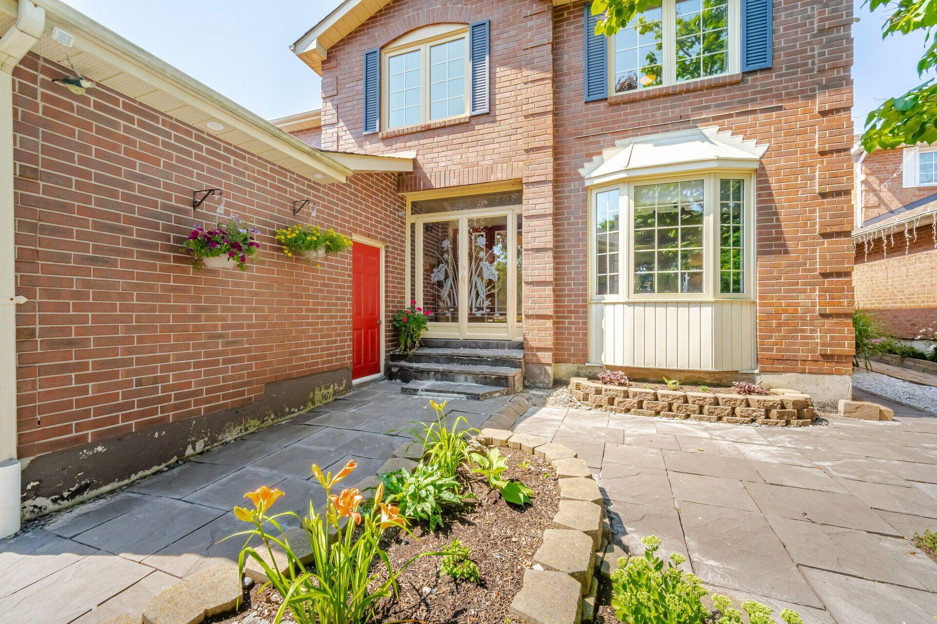 Mississauga, ON L5N 4R7,6576 Miller's GRV