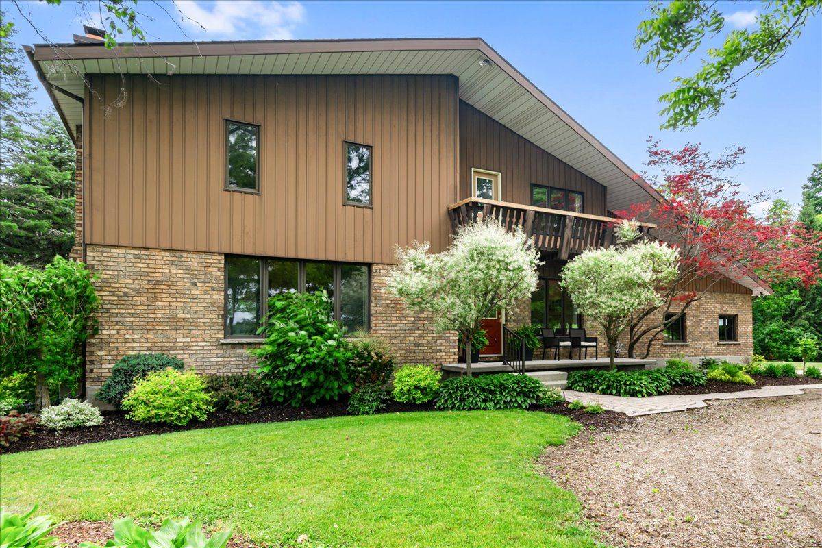 Norwich, ON N0J 1C0,405542 Beaconsfield RD
