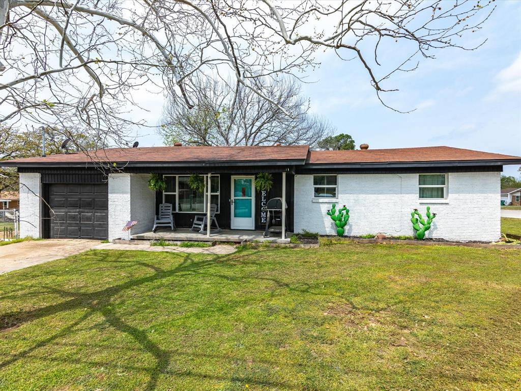 Bowie, TX 76230,1306 Hulme Street