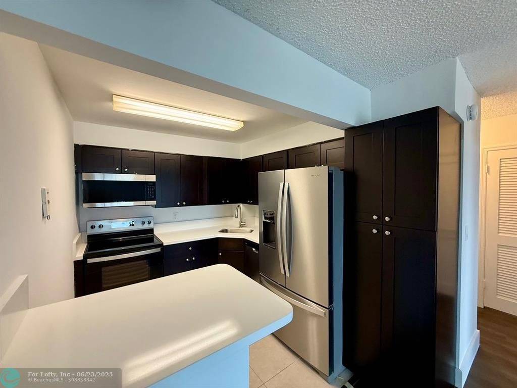 Fort Lauderdale, FL 33316,1625 SE 10th Ave  #805