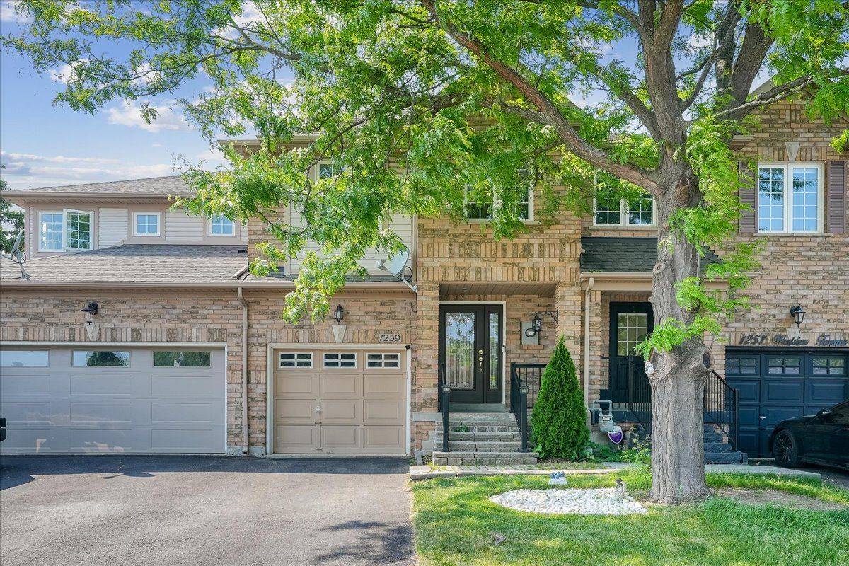 Oakville, ON L6M 4B4,1259 Westview TER