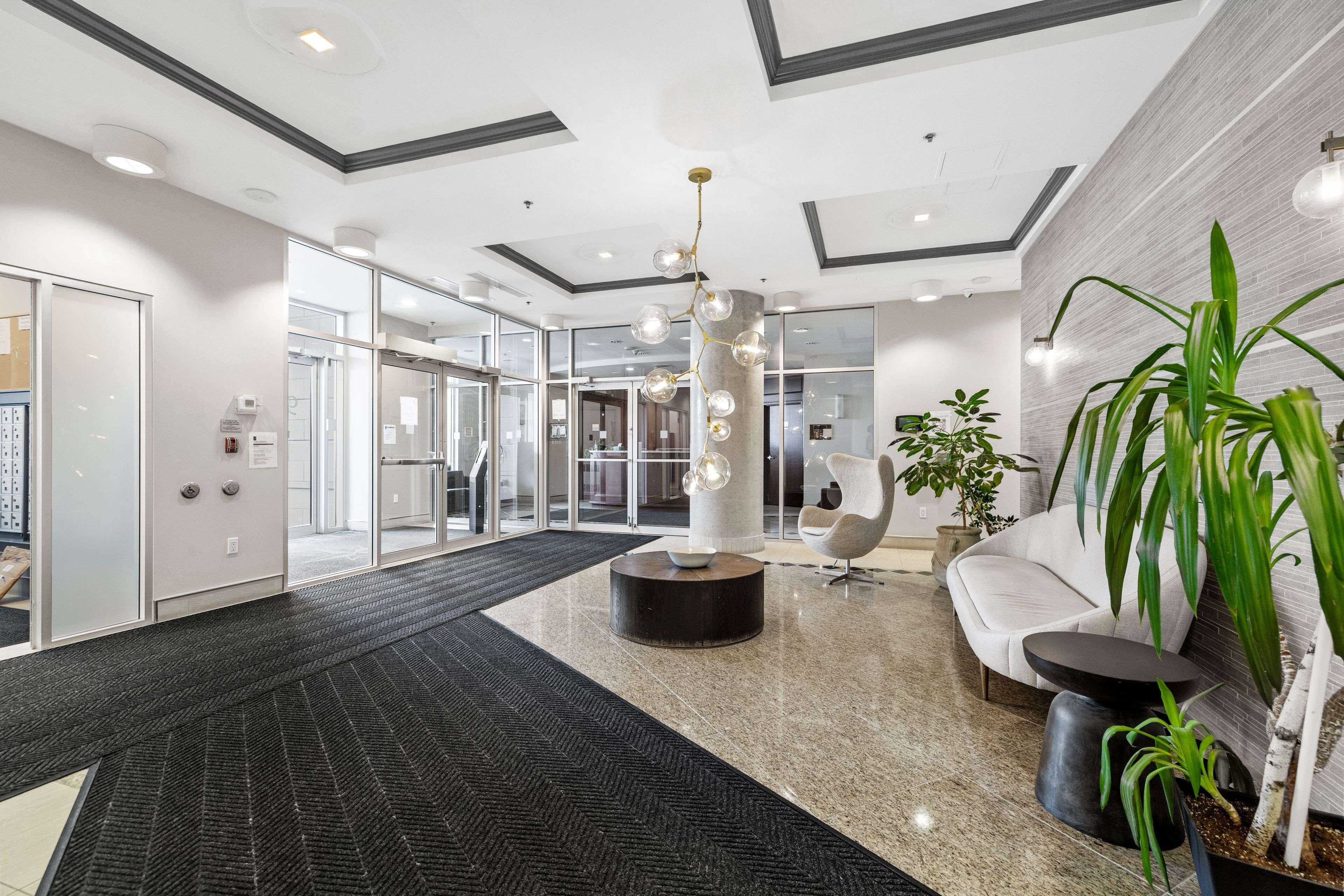 Vanier And Kingsview Park, ON K1L 0A9,90 Landry ST #1304