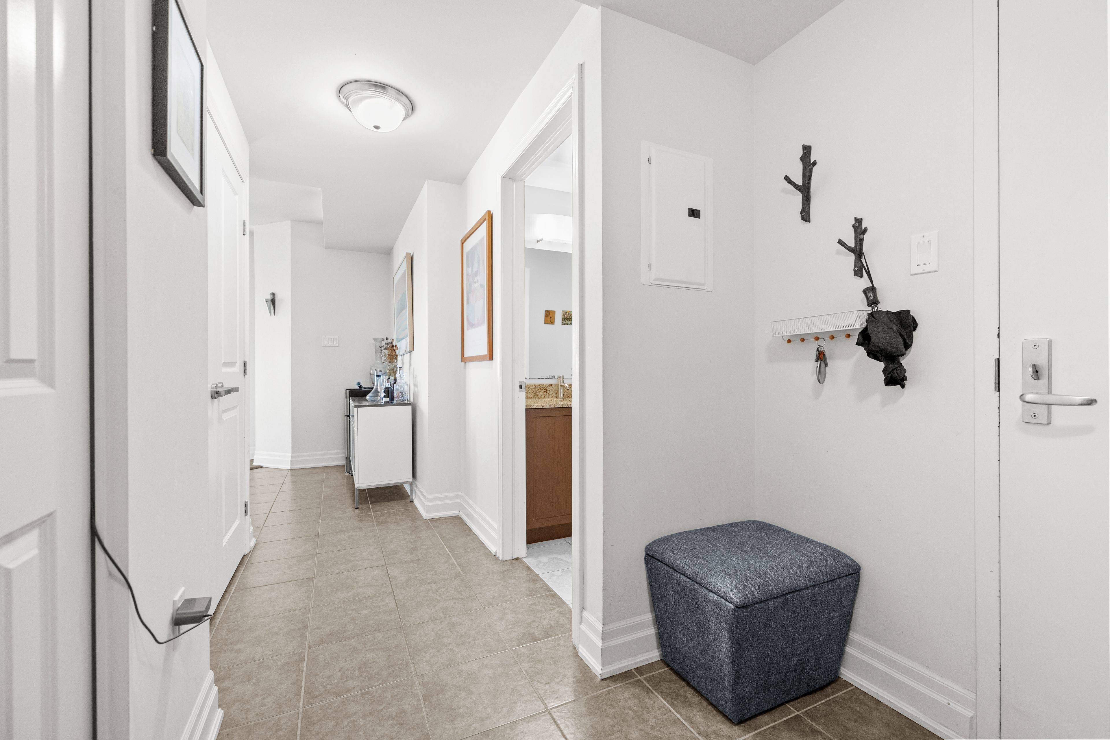 Vanier And Kingsview Park, ON K1L 0A9,90 Landry ST #1304