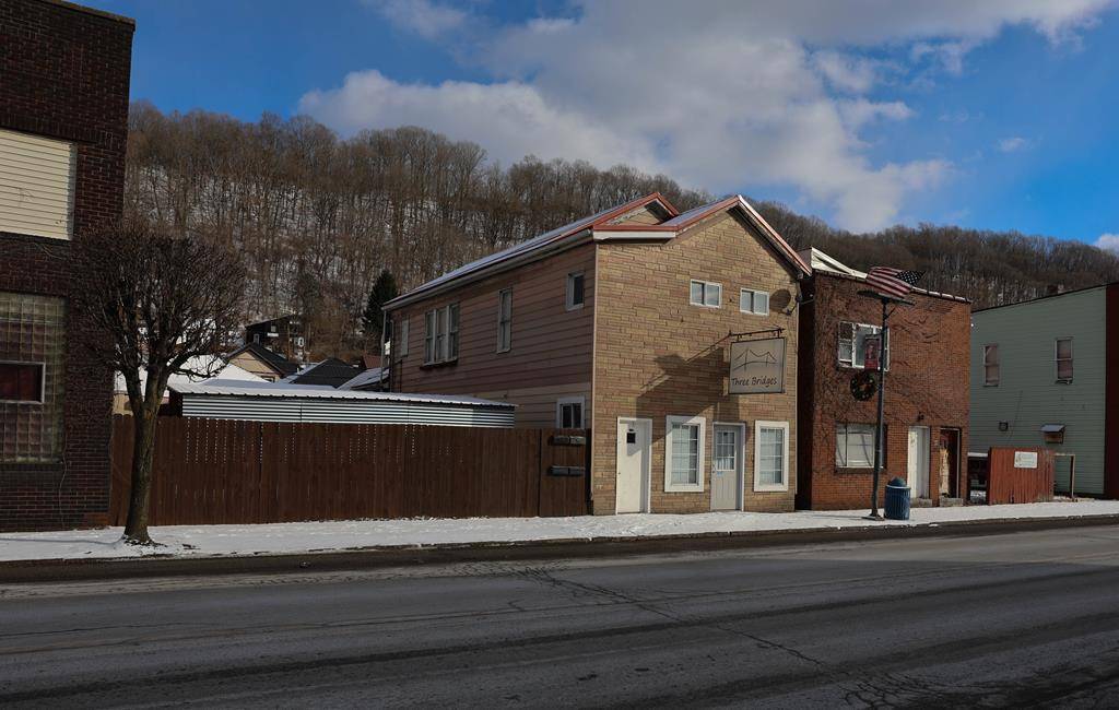 Follansbee, WV 26037,750 Main Street