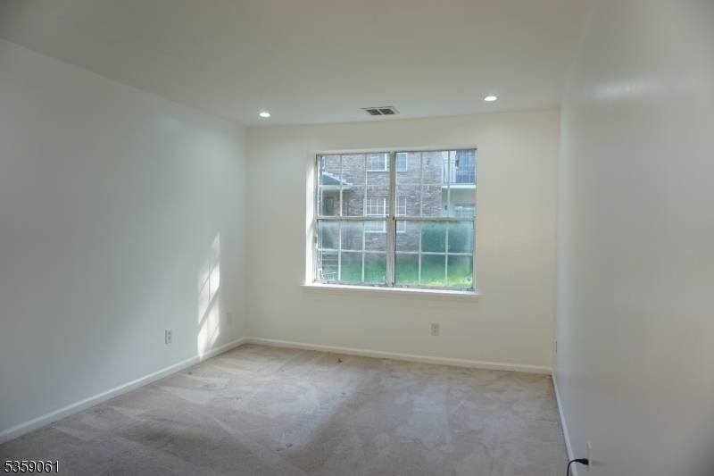 Newark City, NJ 07104,786-802 Summer Ave Unit B2 #B2
