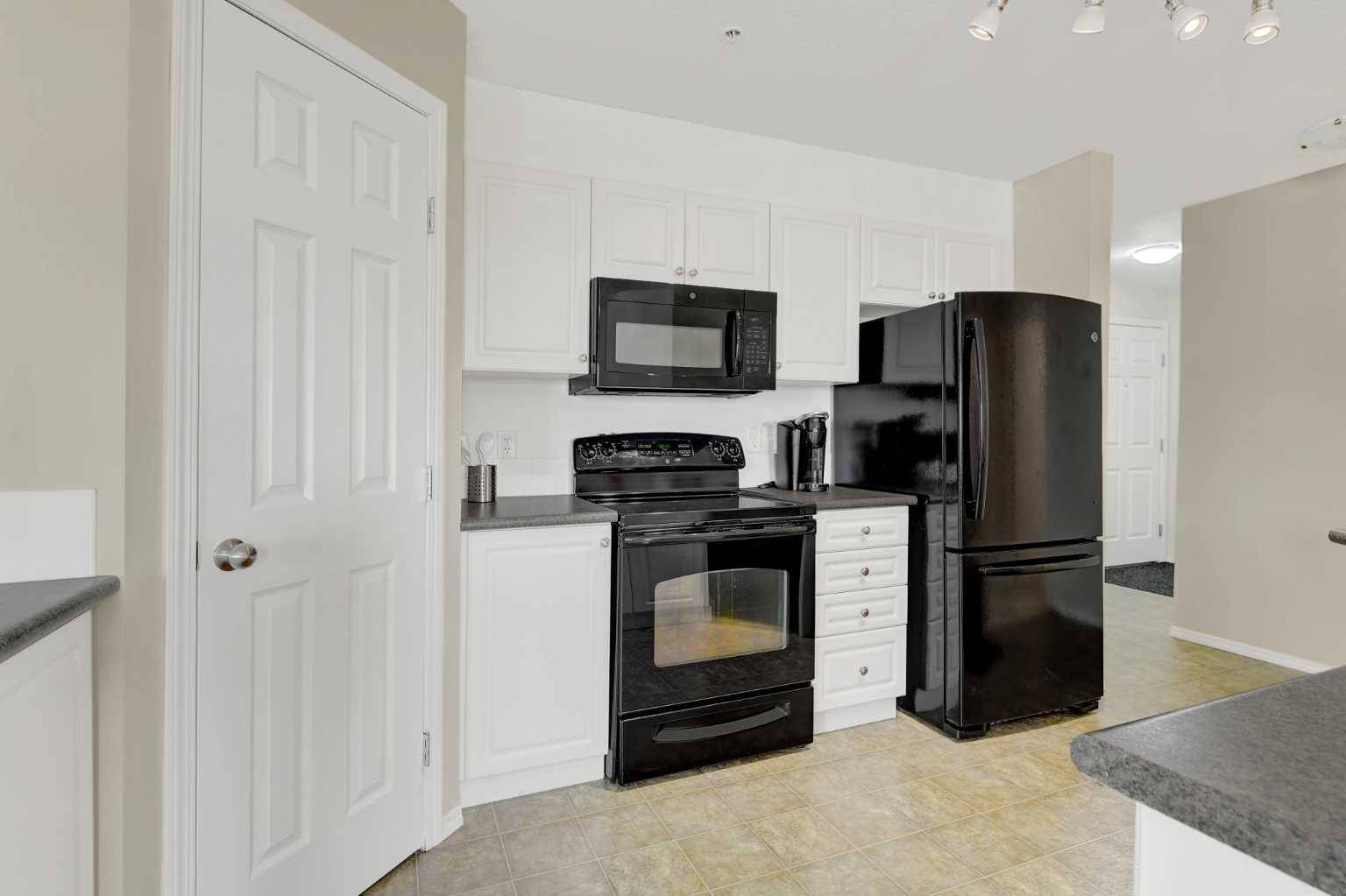 Grande Prairie, AB T8V 0P3,11240 104 AVE #214