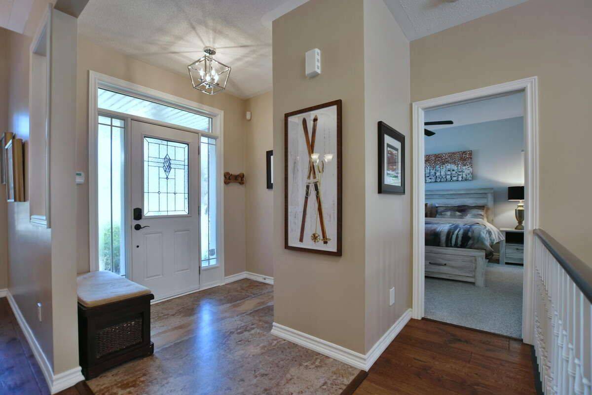 Collingwood, ON L9Y 0B4,68 Kells CRES