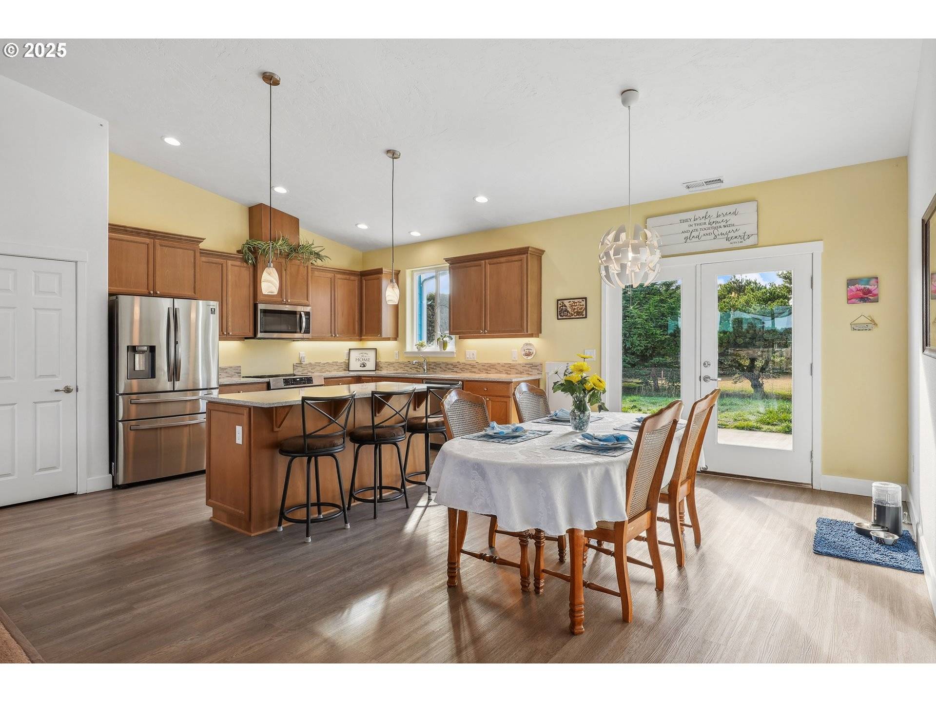 891 SEABIRD DR, Bandon, OR 97411