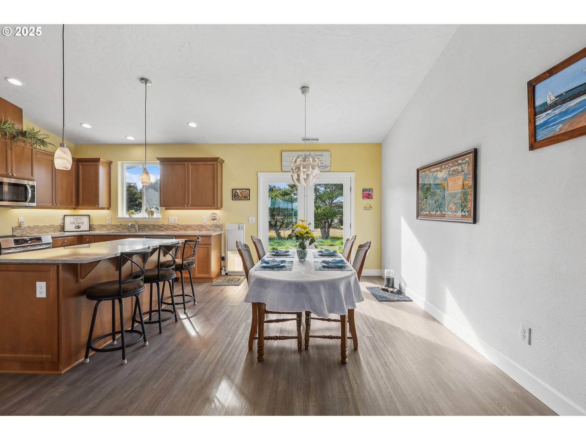 891 SEABIRD DR, Bandon, OR 97411