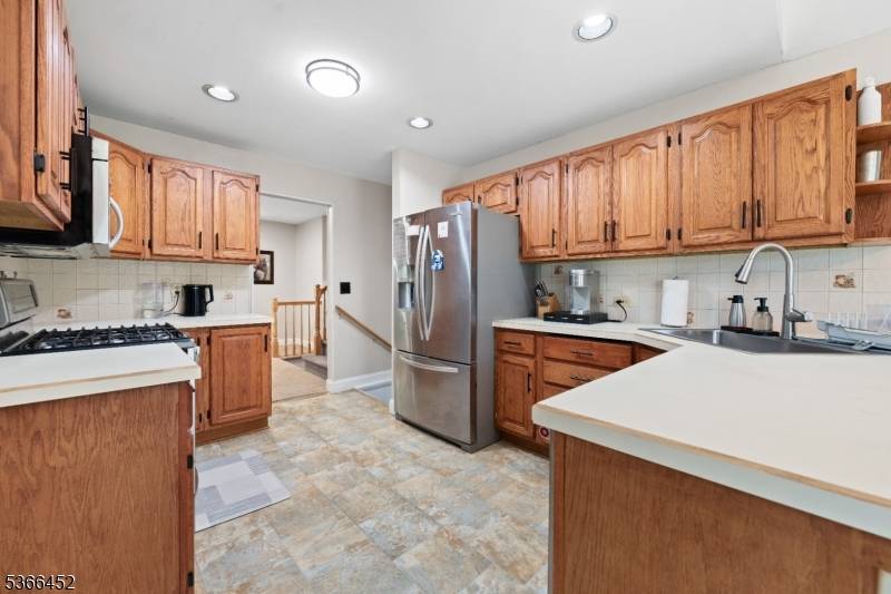 Metuchen Boro, NJ 08840,34 Connor Ave