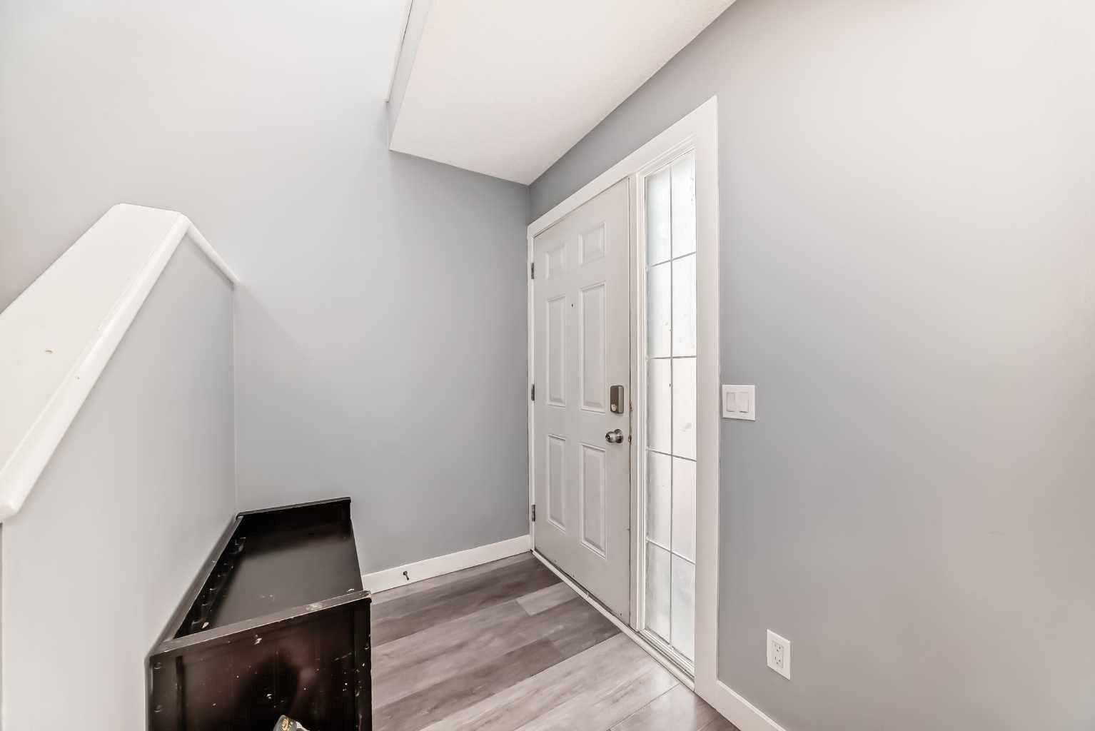Calgary, AB T3J 4N7,39 Martha's Meadow Close NE