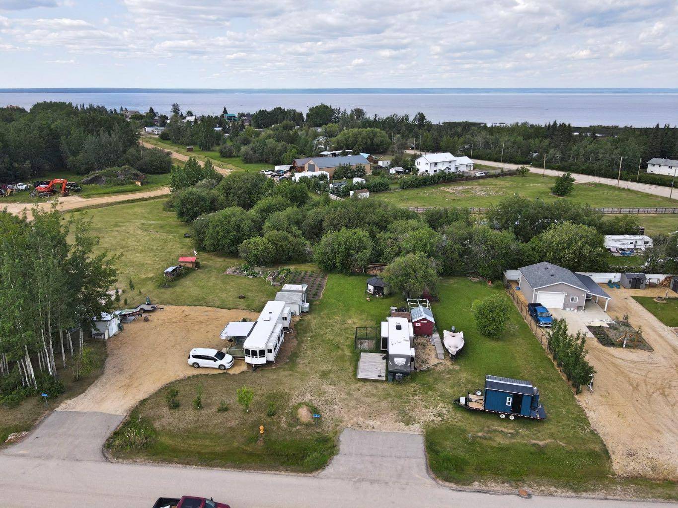 Joussard, AB T0G 1J0,6 2nd Avenue SE