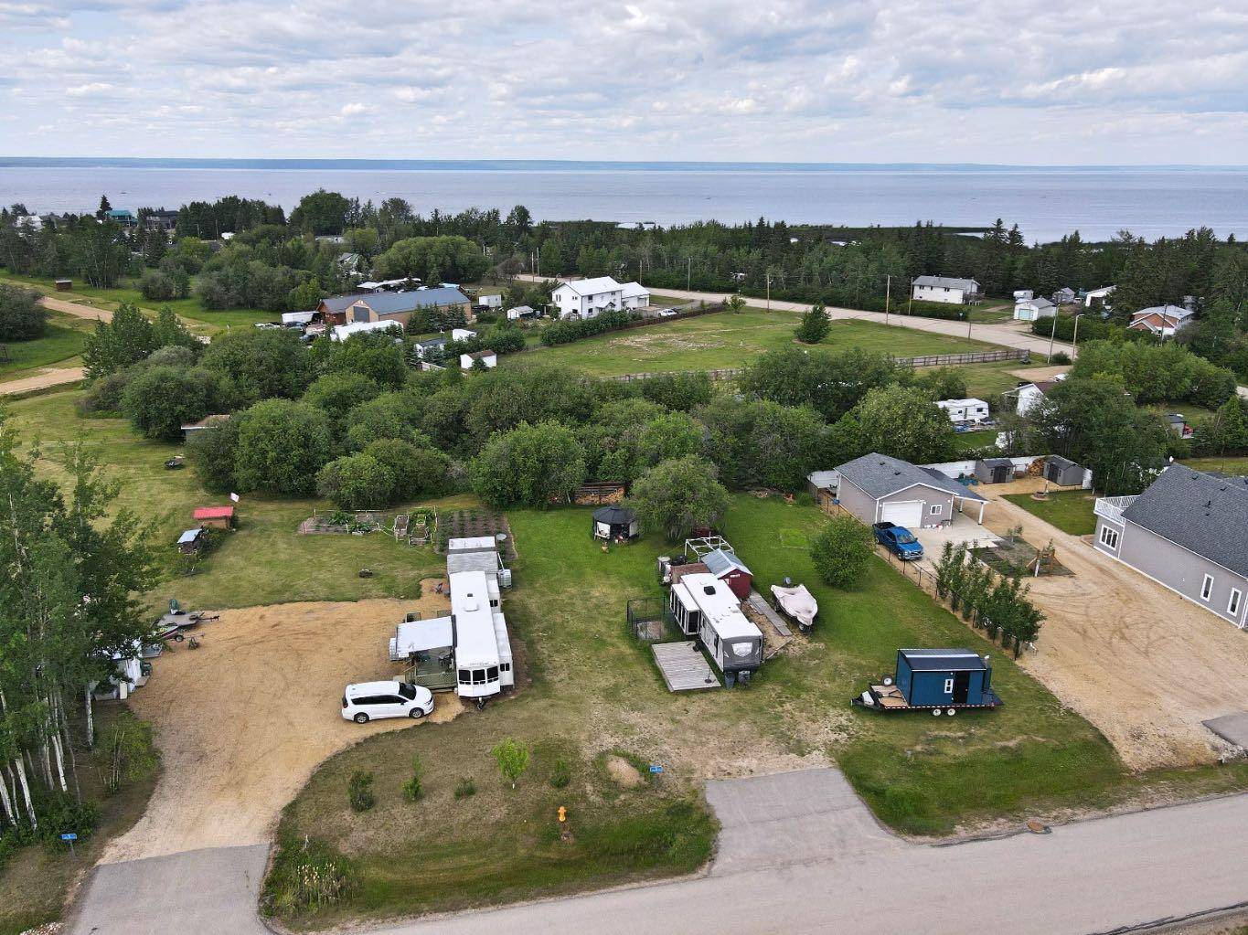 Joussard, AB T0G 1J0,6 2nd Avenue SE