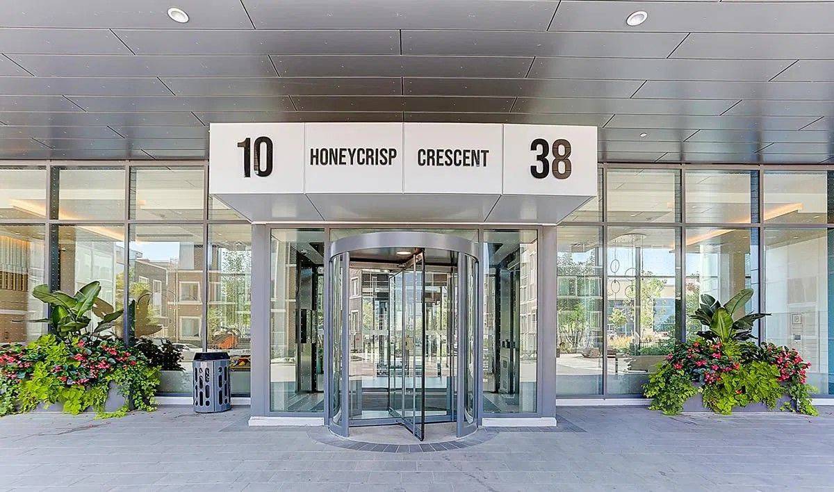 Vaughan, ON L4K 0M7,10 Honeycrisp CRES #1808