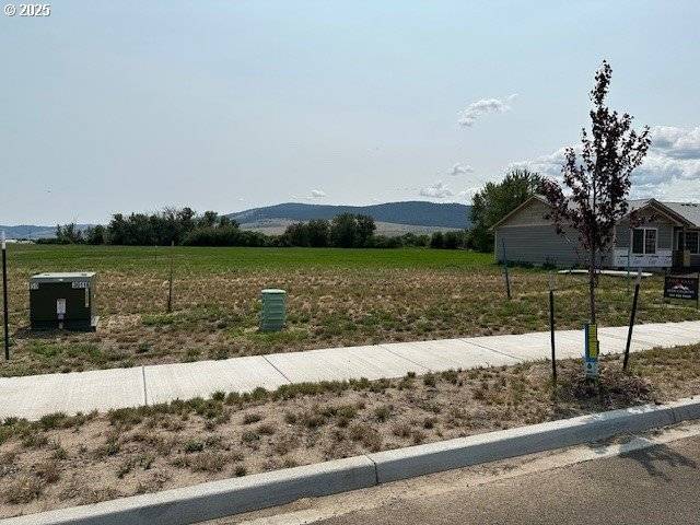 Island City, OR 97850,10601 Jeff LN