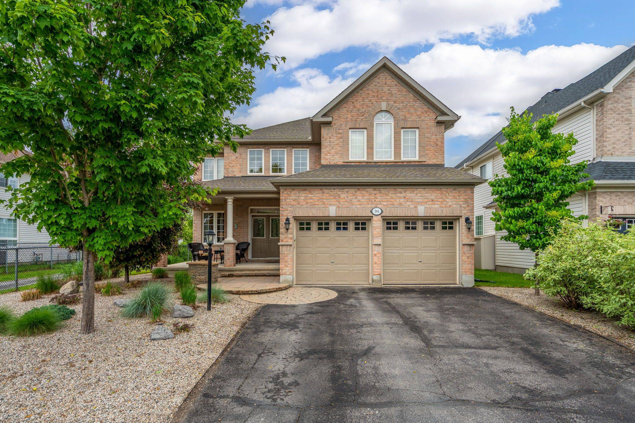 Barrhaven, ON K2J 5E3,94 Riverstone DR