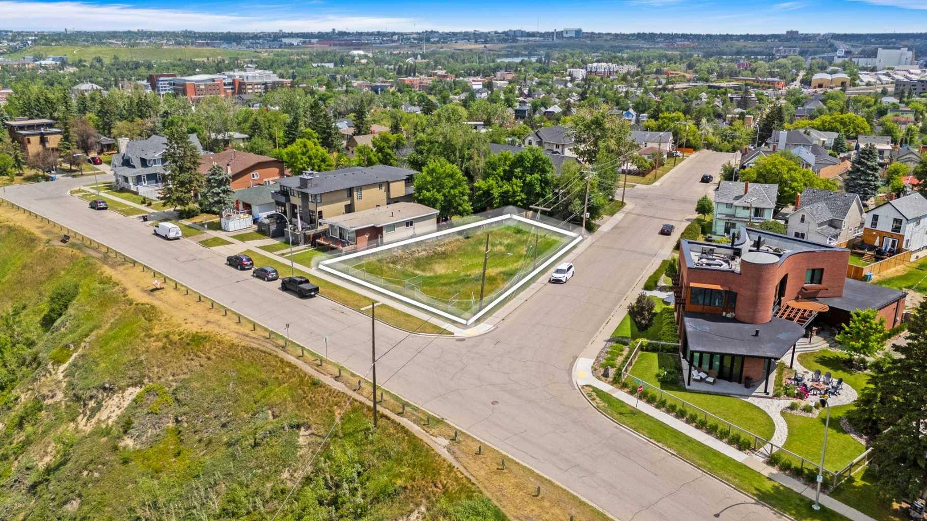 Calgary, AB T2G 4J9,1222 Salisbury AVE SE