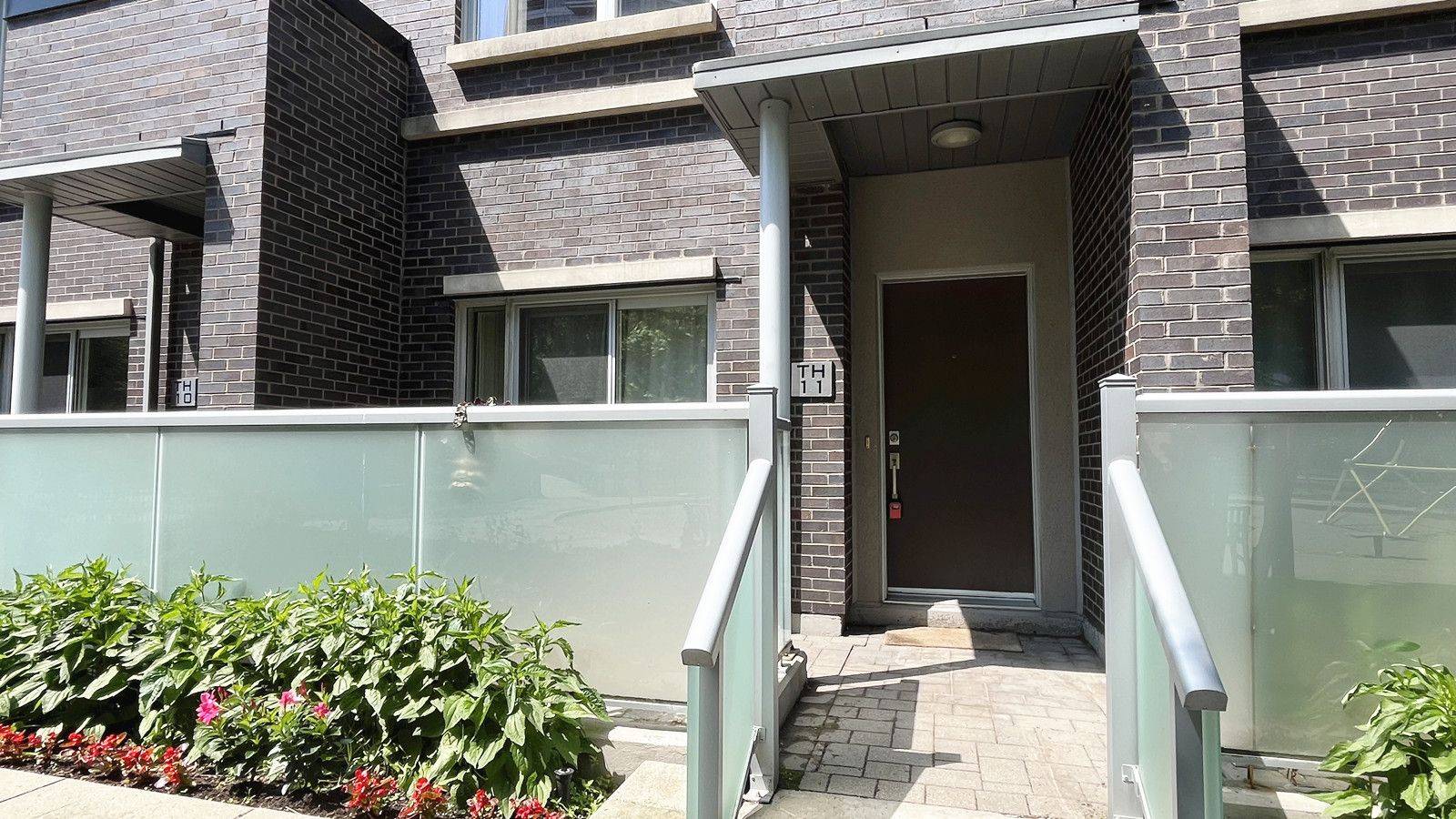 Toronto E07, ON M1S 0L1,310 Village Green SQ E #11