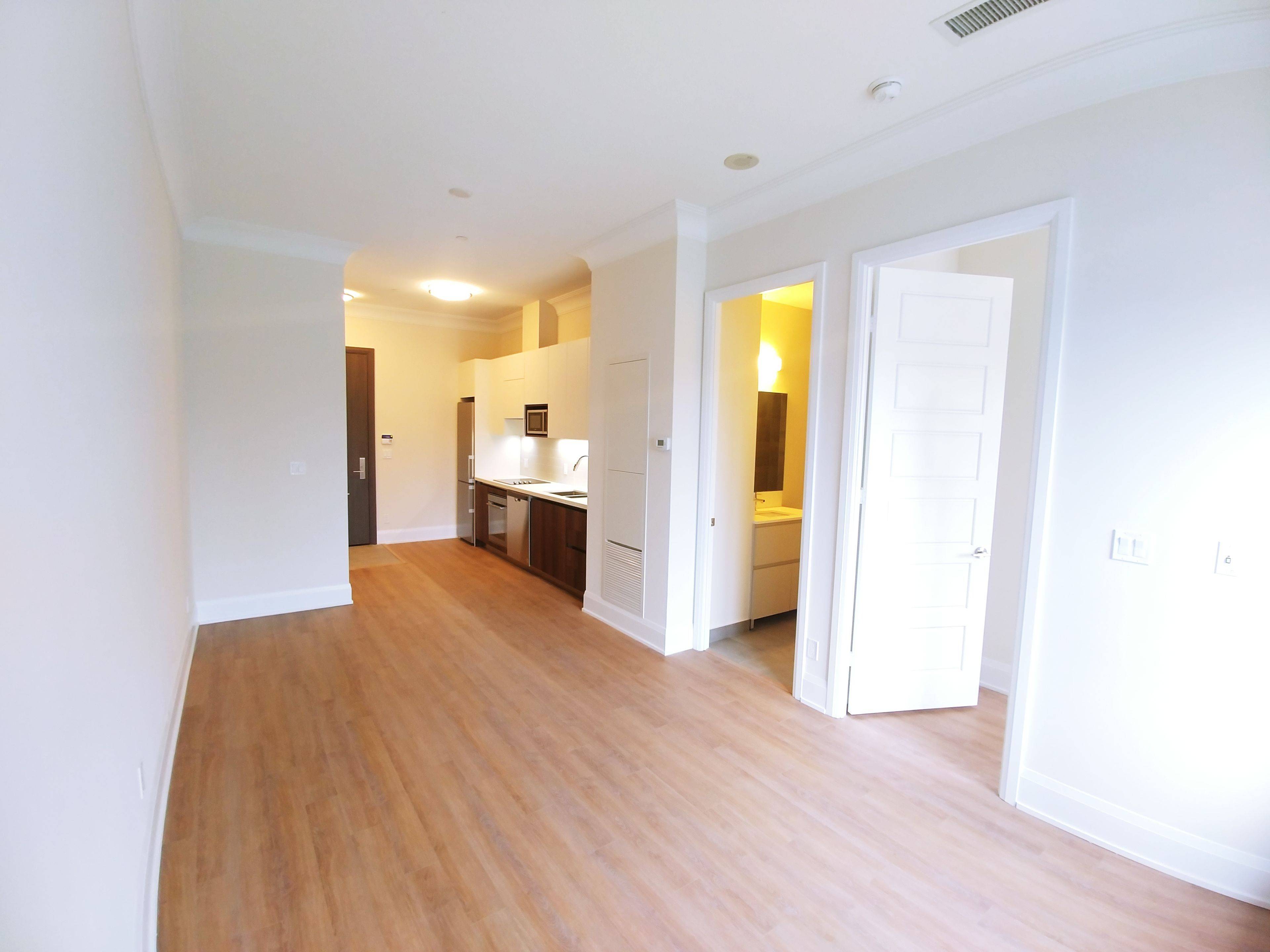 Markham, ON L6G 0G2,15 Water Walk DR #109